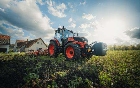 Kioti Traktor HX9010PC EU